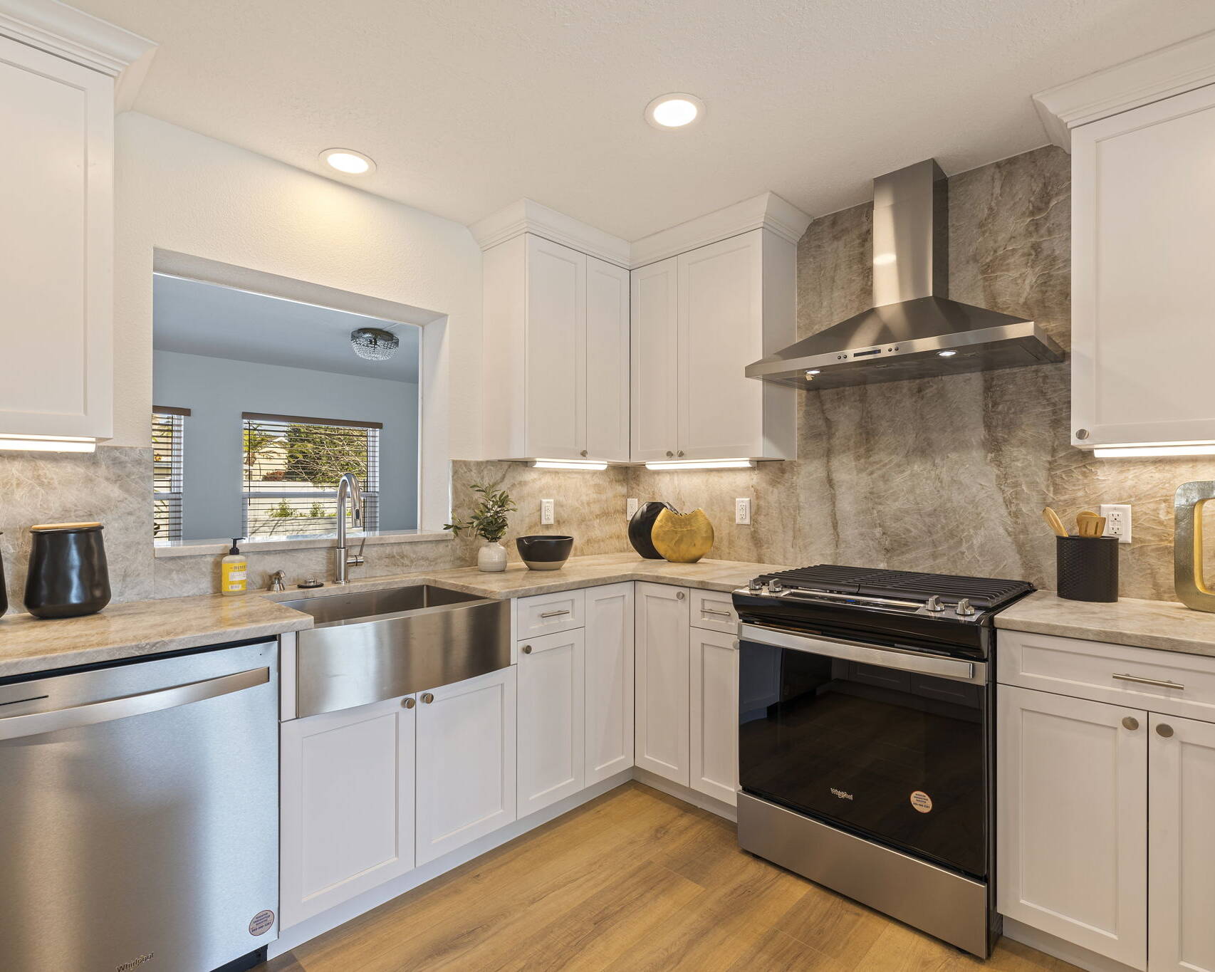11-web-or-mls-AB3_6101 Tanglewood Dr NE-12