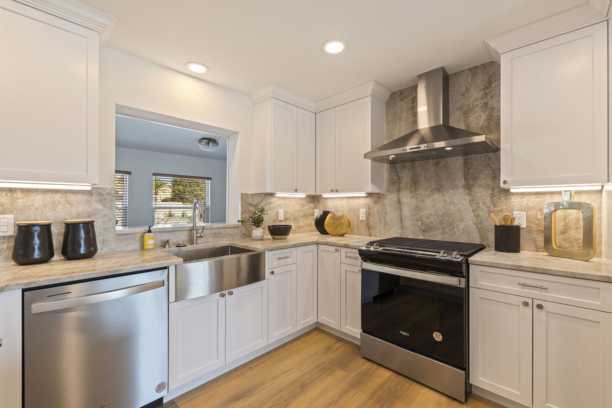 11-web-or-mls-AB3_6101 Tanglewood Dr NE-12