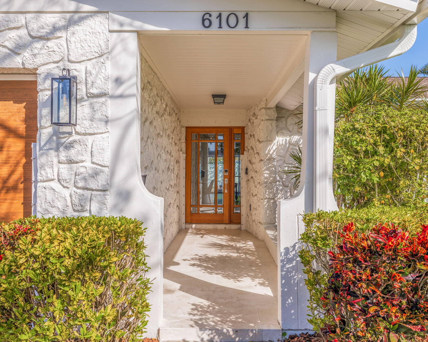 3-web-or-mls-AB3_6101 Tanglewood Dr NE-4