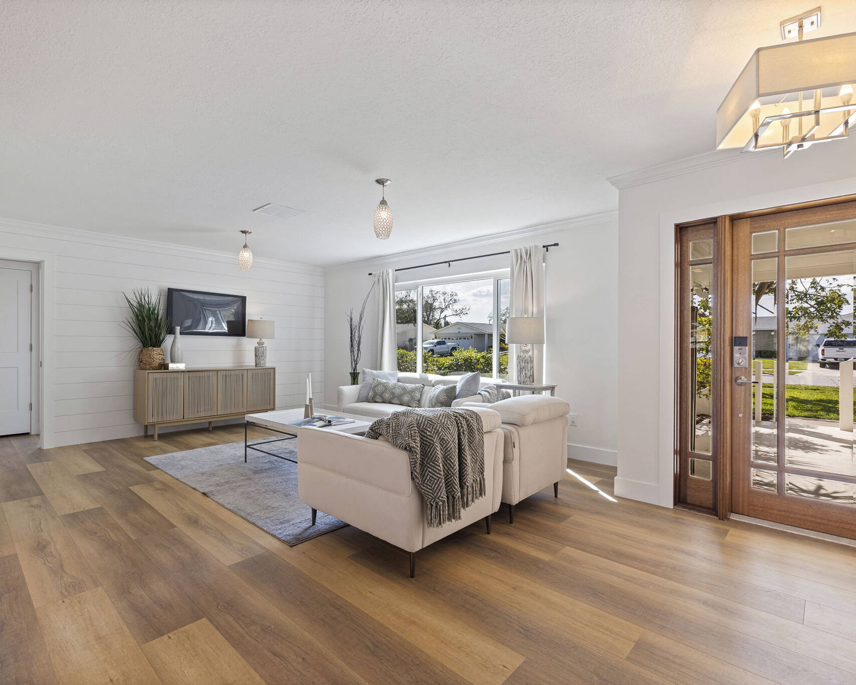 5-web-or-mls-AB3_6101 Tanglewood Dr NE-6