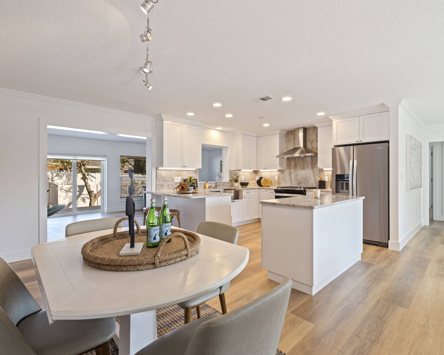 9-web-or-mls-AB3_6101 Tanglewood Dr NE-10