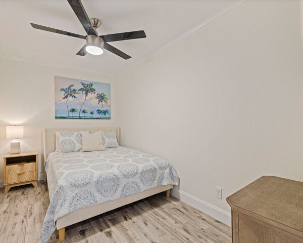25-web-or-mls-AB3_1325-40th-Ave-NE-25